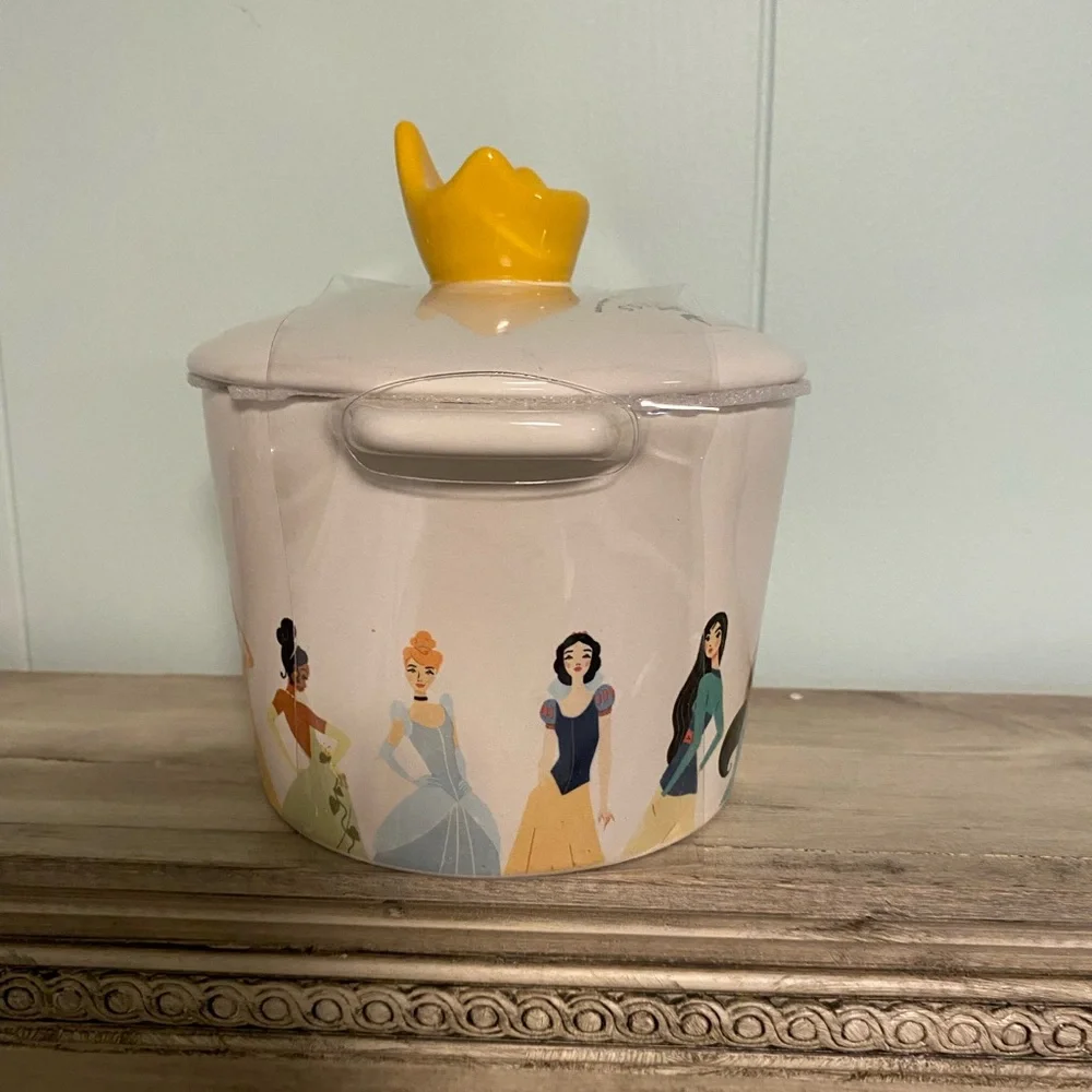 NWT Rae Dunn Disney Princess Dish with Cover - Picture 4 of 6